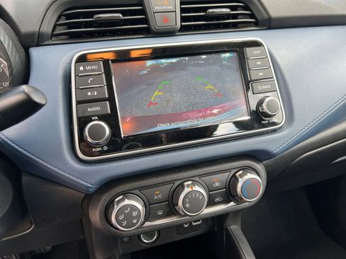 Used 2025 Nissan Versa SV image 17