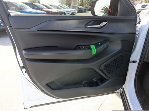 New 2025 Jeep Grand Cherokee Altitude RWD image 18