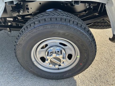 New 2025 Ford F350 XL w/ XL Chrome Package image 5