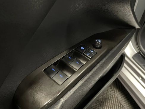 Used 2022 Toyota Camry SE image 28