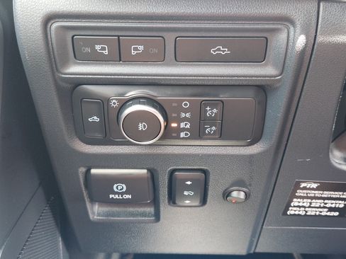 Used 2022 Ford F150 Lariat w/ FX4 Off-Road Package AWD/4WD image 22