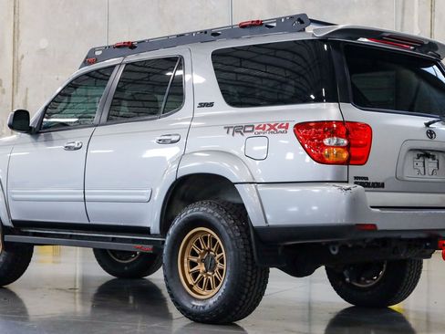 Used 2002 Toyota Sequoia SR5 w/ Alloy Wheel Pkg AWD/4WD image 8