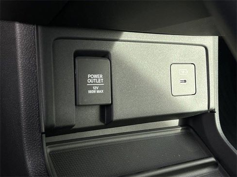 Used 2025 Acura RDX SH-AWD image 23