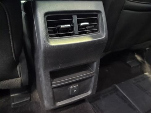 Used 2017 Ford Edge SEL w/ Canadian Touring Package AWD/4WD image 31