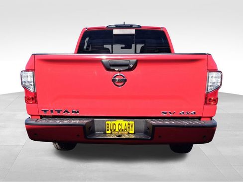 Used 2022 Nissan Titan SV AWD/4WD image 7