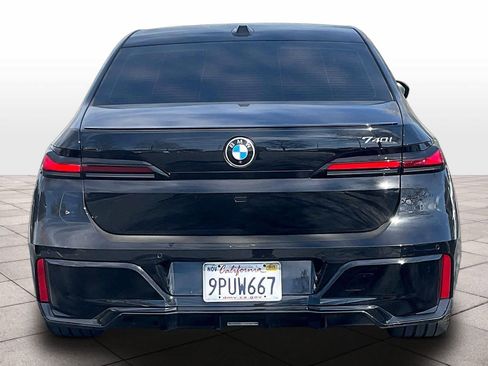 Used 2025 BMW 740i 740i w/ Premium Package image 7