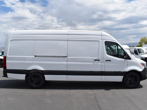 New 2025 Mercedes-Benz Sprinter 2500 image 4