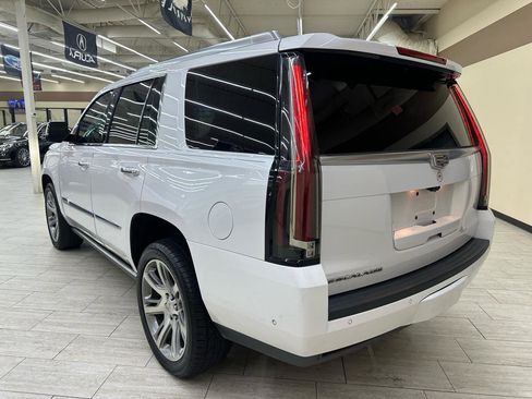 Used 2018 Cadillac Escalade Premium Luxury RWD image 9