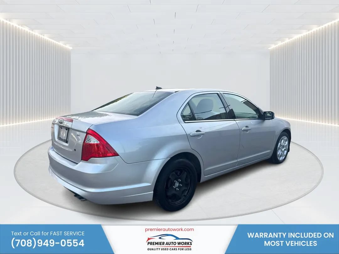 Used 2011 Ford Fusion SE FWD image 4