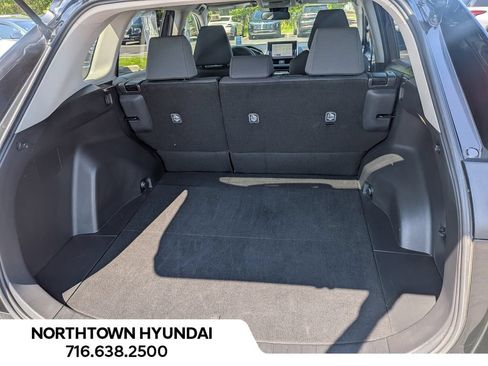 Used 2025 Toyota RAV4 XLE AWD/4WD image 32