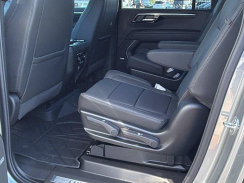 New 2026 Chevrolet Suburban Z71 w/ Comfort Package AWD/4WD image 19