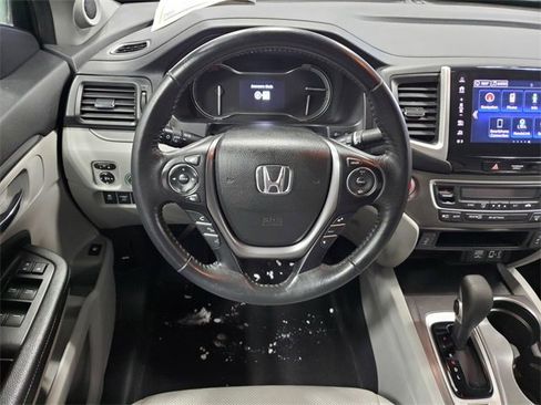 Used 2017 Honda Ridgeline RTL-T image 17