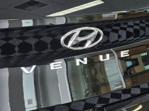 New 2026 Hyundai Venue SEL FWD image 14