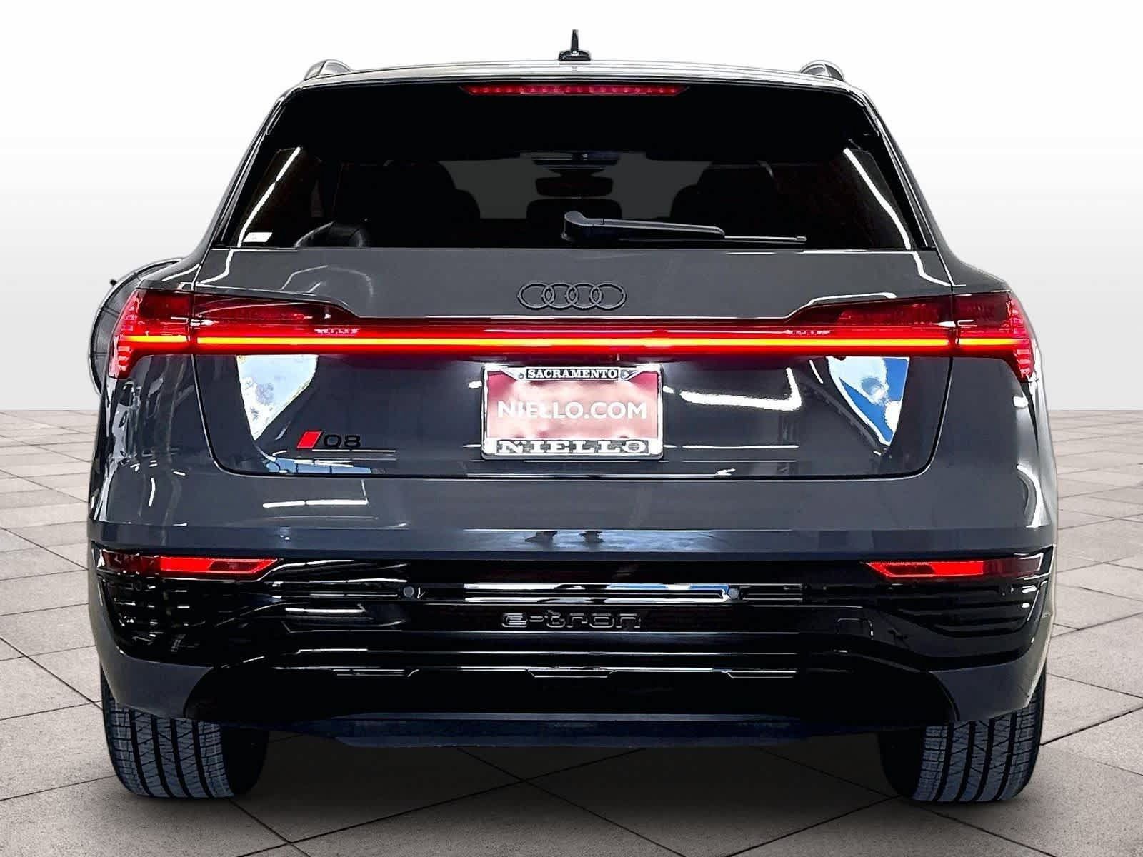Used 2024 Audi Q8 e-tron Premium Plus w/ Prestige Package AWD/4WD image 7