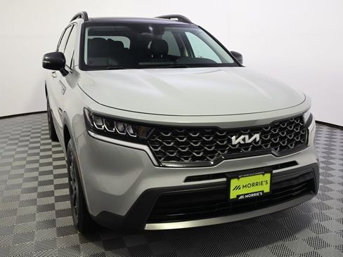 Used 2023 Kia Sorento S w/ Panoramic Sunroof Package AWD/4WD image 9