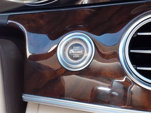 Used 2017 Mercedes-Benz E 300 image 20