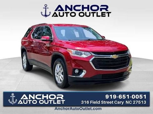 Used 2020 Chevrolet Traverse LT FWD image 1