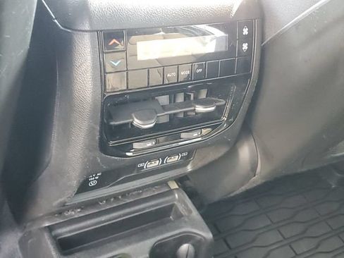 Used 2021 Jeep Grand Cherokee L Laredo w/ Luxury Tech Group I AWD/4WD image 13