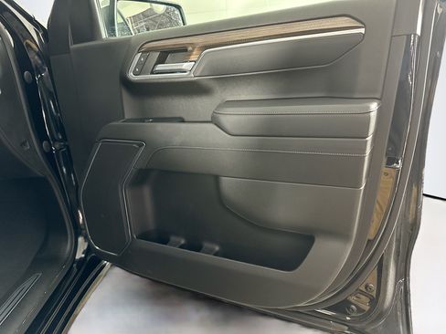 Used 2023 Chevrolet Silverado 1500 LT AWD/4WD image 29