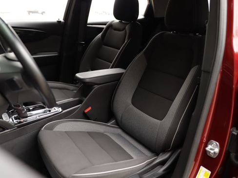 Used 2024 Chevrolet TrailBlazer LT w/ LT Cold Weather Package FWD image 20