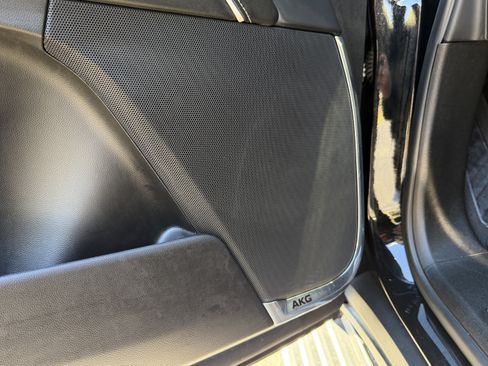 Used 2023 Cadillac Escalade ESV V image 13