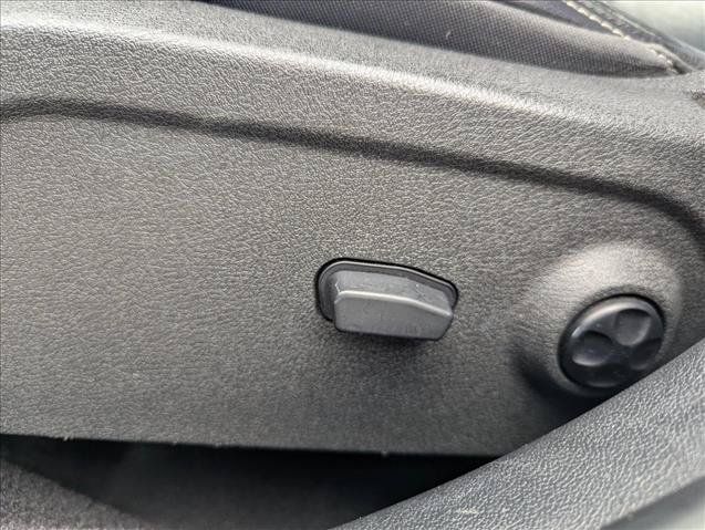 Used 2017 Dodge Journey Crossroad w/ Popular Equipment Group FWD image 11