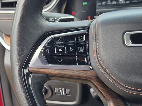 Used 2023 Jeep Grand Cherokee Summit w/ Advanced Protech Group IV AWD/4WD image 35