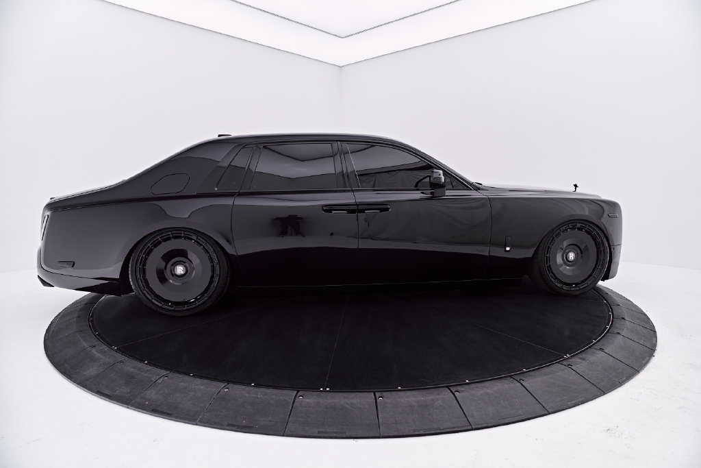 Used 2024 Rolls-Royce Phantom Sedan w/ The Phantom Package RWD image 15