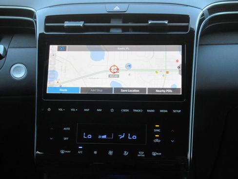 Used 2022 Hyundai Santa Cruz Limited AWD/4WD image 15