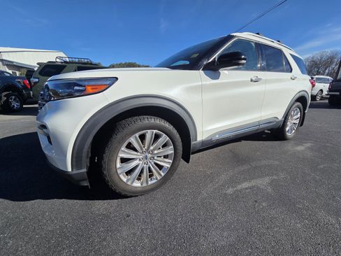 Used 2020 Ford Explorer Limited w/ Class III Trailer Tow Package image 2