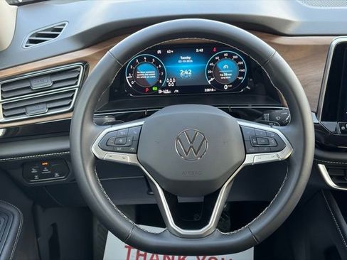 Used 2025 Volkswagen Atlas SE image 8