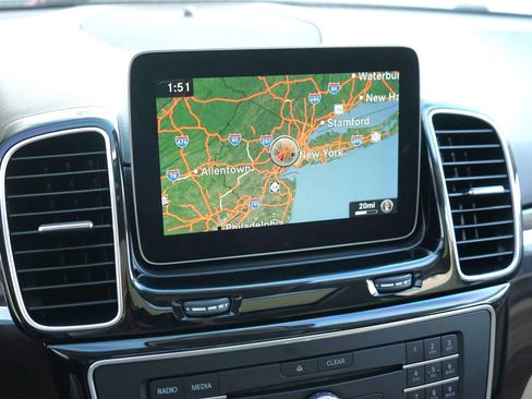 Used 2019 Mercedes-Benz GLE 400 4MATIC image 23