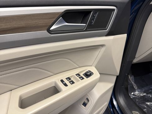 Used 2023 Volkswagen Atlas SEL image 11