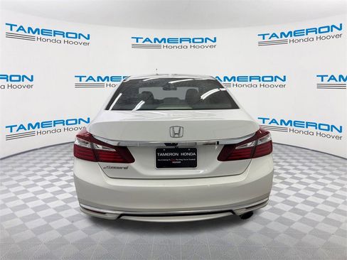 Used 2017 Honda Accord EX image 4