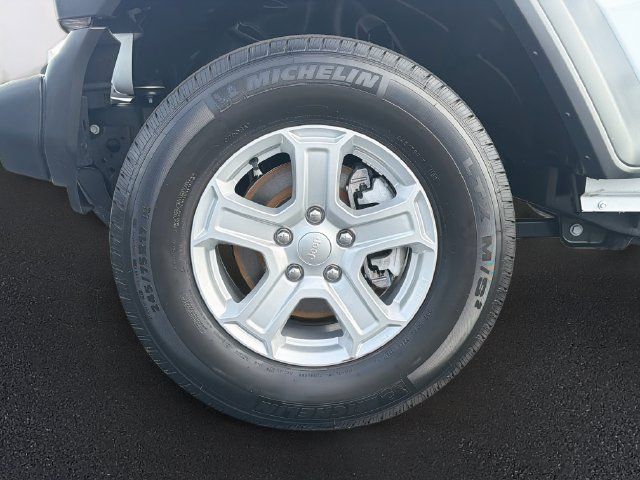 Used 2021 Jeep Wrangler Sport AWD/4WD image 31