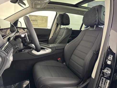 New 2026 Mercedes-Benz GLS 580 4MATIC image 27