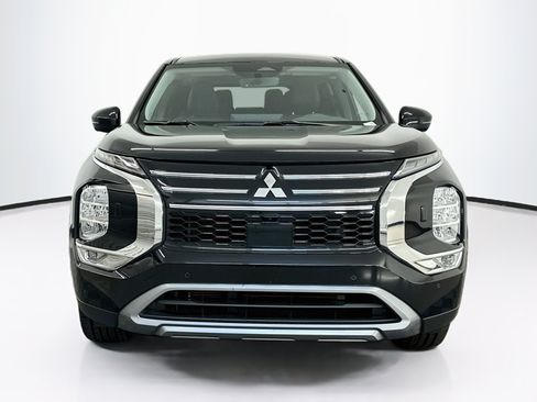 Used 2025 Mitsubishi Outlander SE AWD/4WD image 2