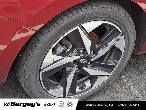 Used 2023 Hyundai Elantra SEL w/ Convenience Package image 9