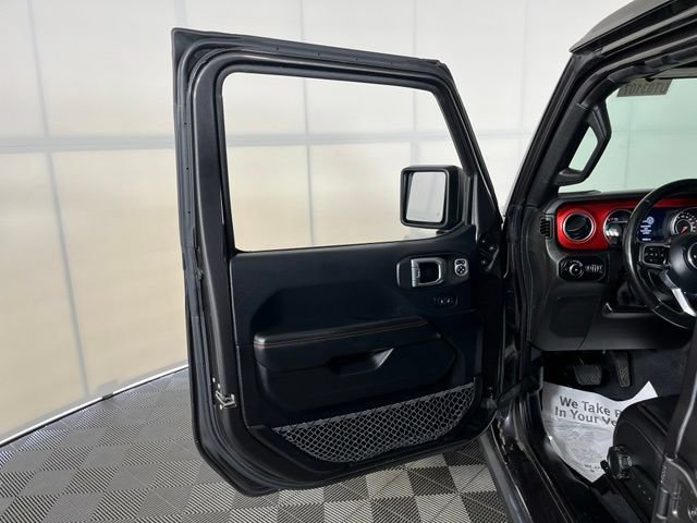 Used 2018 Jeep Wrangler Unlimited Rubicon w/ Dual Top Group AWD/4WD image 15