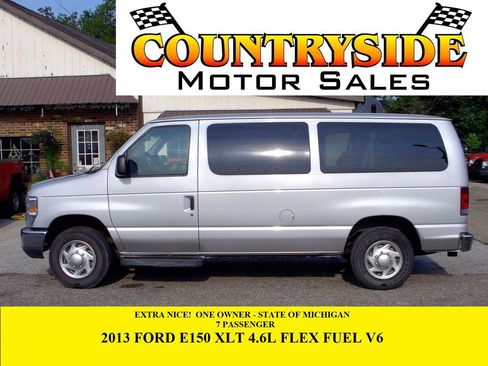 Used 2013 Ford E-150 and Econoline 150 Wagon RWD image 1