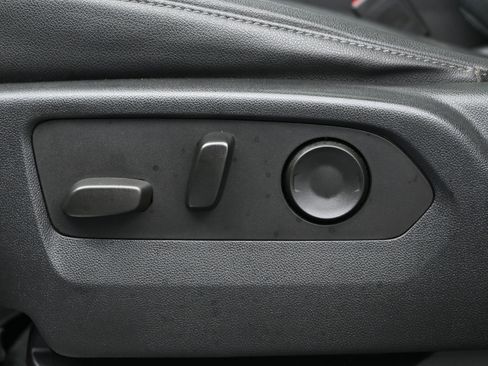 Used 2022 Chevrolet Silverado 1500 LT Trail Boss w/ LT Trail Boss Premium Package AWD/4WD image 10