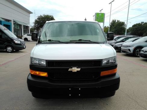 Used 2020 Chevrolet Express 2500 w/ Driver Convenience Package RWD image 2