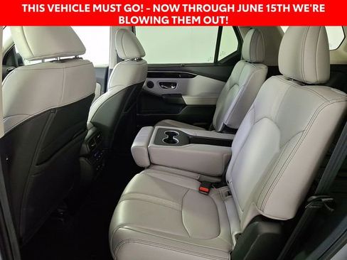 Used 2025 Honda Pilot Touring image 12