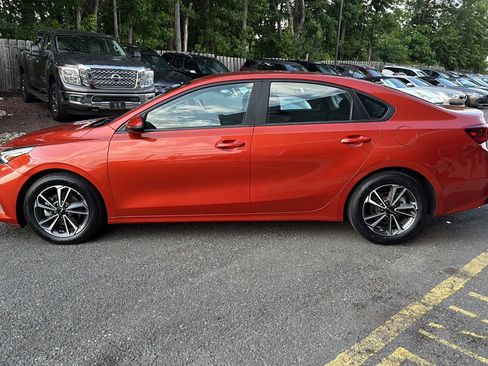 Used 2023 Kia Forte LXS w/ LXS Technology Package FWD image 8