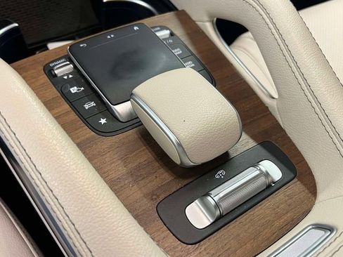 Used 2022 Mercedes-Benz GLS 450 4MATIC image 30