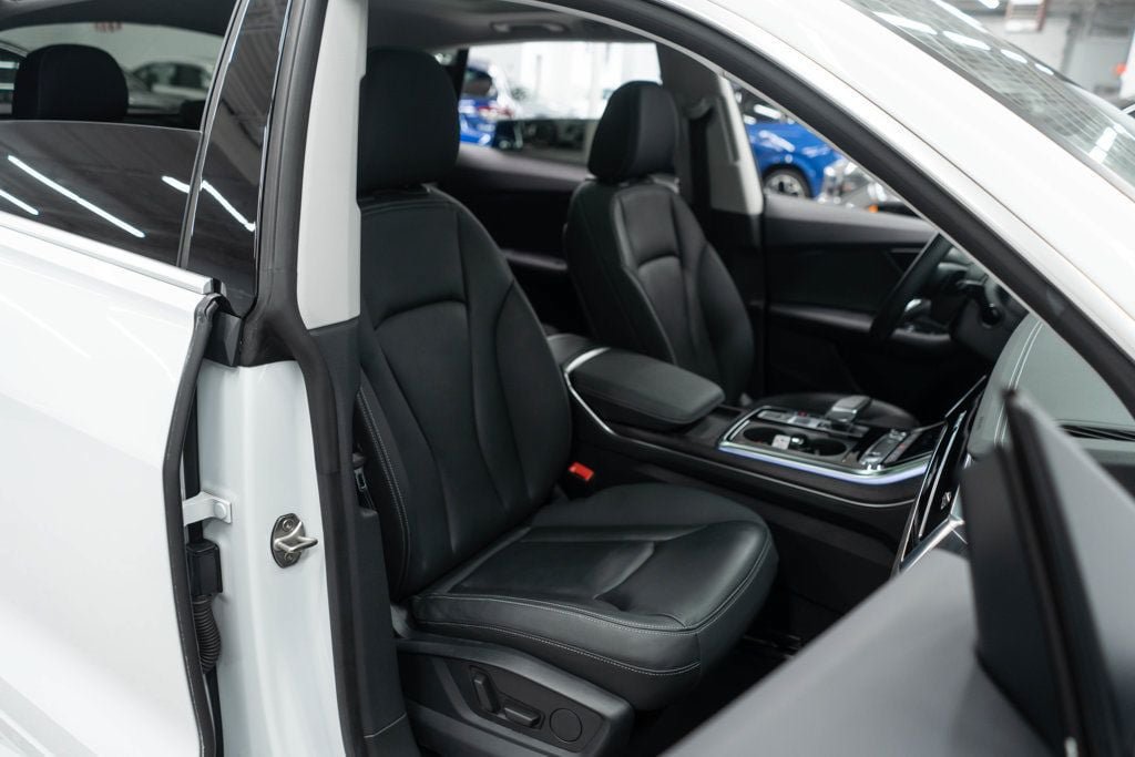 Used 2023 Audi Q8 Premium w/ Convenience Package AWD/4WD image 11