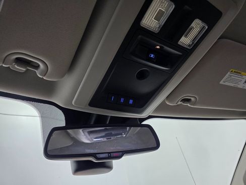 Used 2014 RAM 1500 Laramie w/ Convenience Group image 32