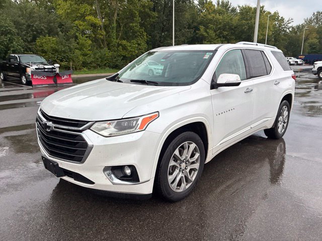 Used 2019 Chevrolet Traverse Premier w/ Driver Confidence II Package FWD image 3