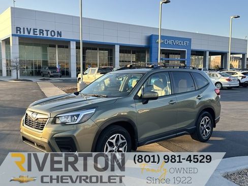 Used 2019 Subaru Forester Premium w/ All-Weather Package image 1