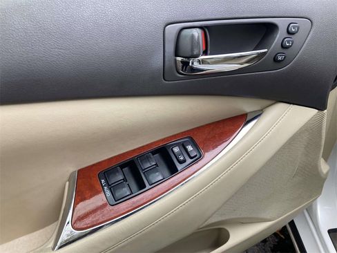 Used 2011 Lexus ES 350 image 11